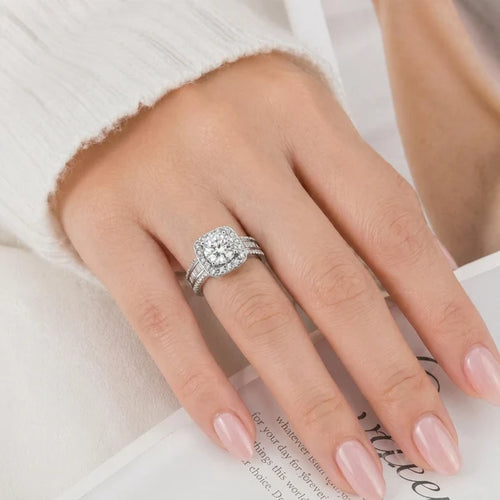 Bague de Luxe Square Halo – Élégance et Brillance 💍