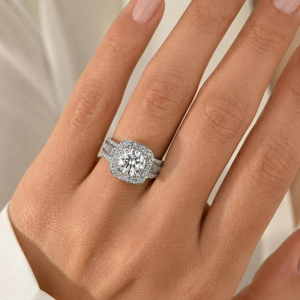 Bague de Luxe Square Halo – Élégance et Brillance 💍